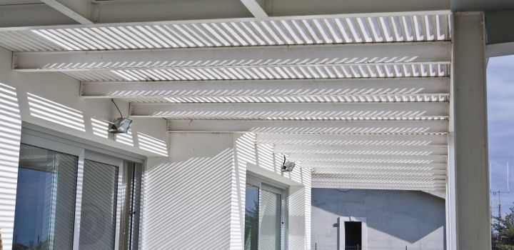 Realizzazione tettoie per auto, frangisle in acciaio e ferro • sicilia Tettoia in acciaio zincato