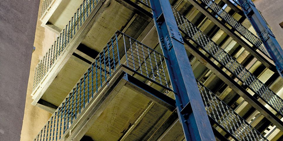 Scala antincendio in acciao per edificio storico